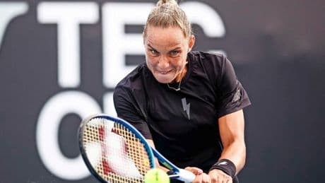 Arantxa Rus plaatst zich via zege op Camila Osorio voor tweede ronde Roland Garros
