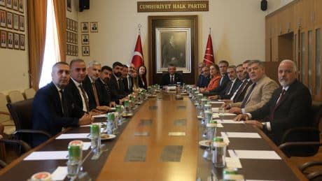 Bölge illerinden 15 baronun başkanı CHP’yi ziyaret etti