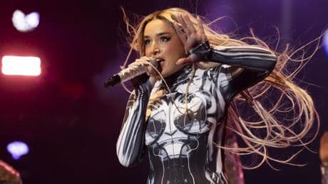 Lola Índigo cancela su concierto en el RCDE Stadium al no llegar a un acuerdo con Cornellà