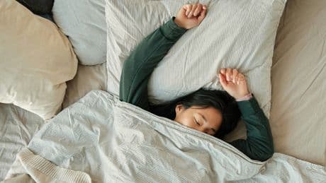 Se coucher tard pourrait potentiellement nuire à votre cerveau (surtout si vous êtes instruit)