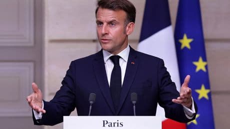 «Je ne suis pas content»: Emmanuel Macron appelle à «maintenir» le cap sur l’écologie après la suspension de MaPrimeRenov’