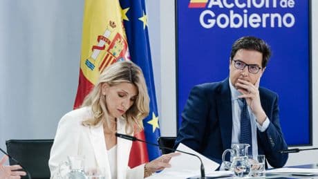 Moncloa ve pocas opciones de sacar la reducción de jornada pero deja a Díaz la negociación para intentar atraer a Junts