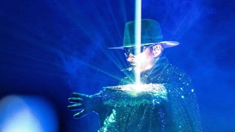 Konzert: Nostalgie und Cocktailkirschen mit Usher in Berlin
