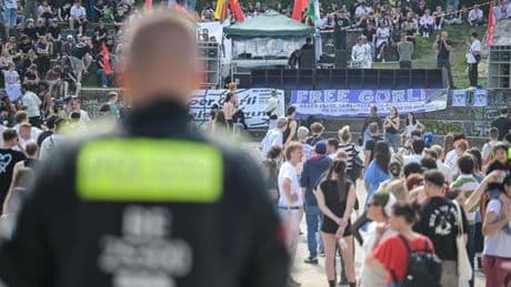 „Zaun ist Hilflose Symbolpolitik“: Hunderte tanzen bei Demo am Görli