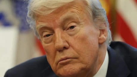 Trump sufre una "insuficiencia venosa crónica" en las piernas pero la Casa Blanca le resta gravedad: "Goza de buena salud"