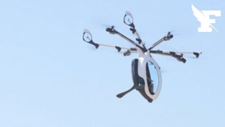 Traversée de la Manche en scooter volant : les images de Franky Zapata sain et sauf après être tombé à l’eau