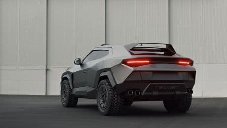 El Cybertruck quería ser el coche preparado para el apocalipsis. El Lamborghini Rezvani Knight le ha adelantado por la derecha