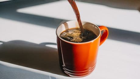 Kaffee auf nüchternen Magen: Warum das keine gute Idee ist