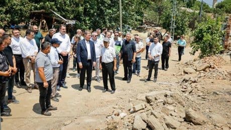Başkan Tugay’dan yanan köylerin normale dönmesi için kararlılık mesajı