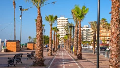 Dos muertos y tres heridos graves en un accidente en el paseo marítimo de Fuengirola