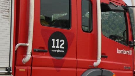 Apagado un incendio en una nave que ha obligado a confinar una zona de Granollers