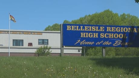 Hundreds sign petition in support of N.B. teen suspended for ‘straight pride’ shirt