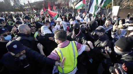Protest bubble zone laws coming for schools, places of worship: Fraser