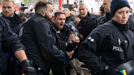 Nahost-Konflikt: Tumulte bei Nakba-Demo in Kreuzberg