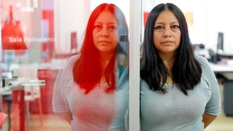 Mujer, madre y migrante, las tres M que abocan a la pobreza laboral en España: &quot;La ecuación de ingresos menos gastos no les da&quot;