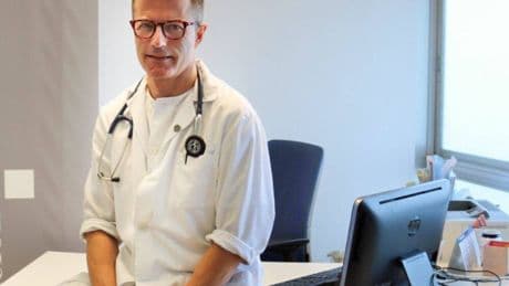 Manuel Viso, doctor: “Tres cenas que nunca haría: carne frita con patatas fritas, espaguetis y leche con cacao y galletas"