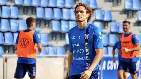 Álex Corredera llega a Gijón para fichar por el Sporting