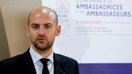 France halts Gaza evacuations over antisemitism row involving Palestinian student