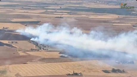 Un incendio obliga a cortar la carretera CM-4107 a la altura de Daimiel (Ciudad Real)