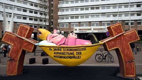Katholische Kirche | Sexualisierte Gewalt: Priester und Privatperson?