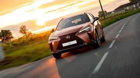 Lujo urbano en el nuevo modelo UX de Lexus