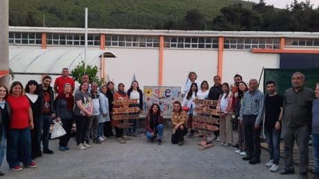 İzmir’de Temel Conta işçi grevinde film gösterimi yapıldı