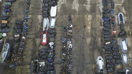 Royaume-Uni: «Jour de la honte», l'arrivée massive de migrants attise les tensions politiques