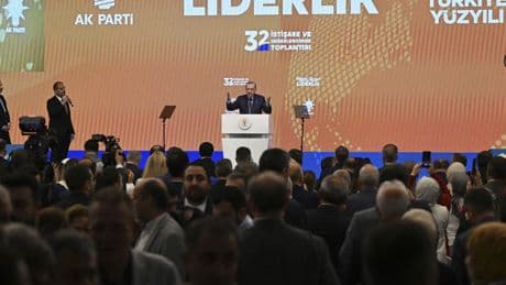 AKP’nin kamp yaptığı otel, İBB'ye operasyonların 'itirafçısı' Aktaş ile bağlantılı çıktı