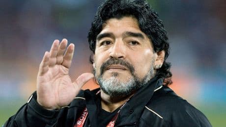 Strafproces tegen medisch team Diego Maradona moet opnieuw na terugtrekken gewraakte rechter