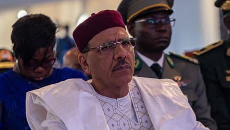 Deux ans après le putsch au Niger, les tractations avec la junte pour libérer l’ancien président Mohamed Bazoum