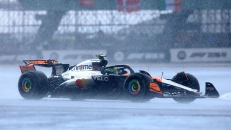 McLaren baila sobre la lluvia, Hülkenberg logra su primer podio y Alonso acaba noveno