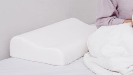 Besser schlafen: Ergonomisches Seitenschläferkissen aus Memory Foam mit 32 % Rabatt