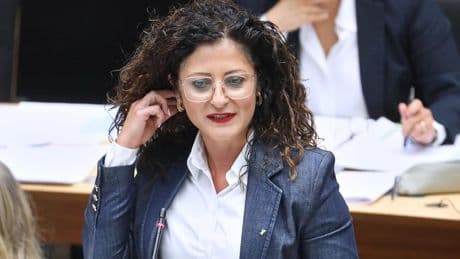 Anti-Israel-Brief in Berliner Behörde - Hass-Aufruf per Dienst-Mail? Senatorin schaut zu