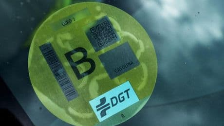 DGT lo confirma: los coches con etiqueta B en España tendrán más restricciones desde este verano