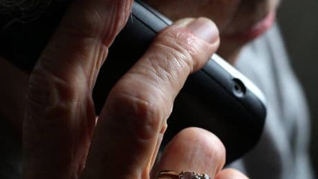 Betrug am Telefon: Kriminelle geben sich als Verbraucherschützer aus