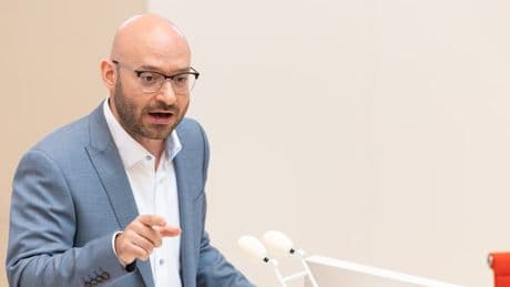 Brandenburgs Innenminister will abgetauchten Migranten automatisch Asylstatus aberkennen