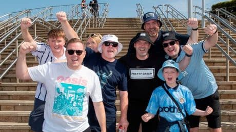 Thousands of Oasis fans queue ahead of Gallagher brothers' final Murrayfield show