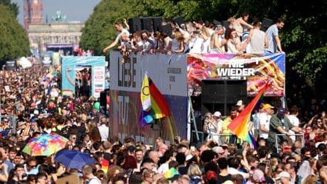 „Nie wieder still“: Zehntausende Teilnehmer beim CSD in Berlin
