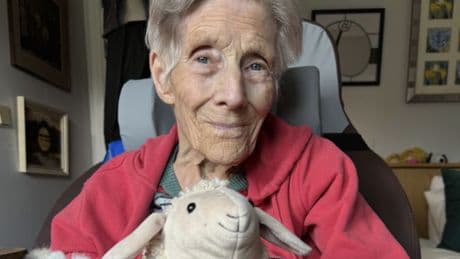 Dying mum's last wish to donate toys for Glasgow refugee children fulfilled
