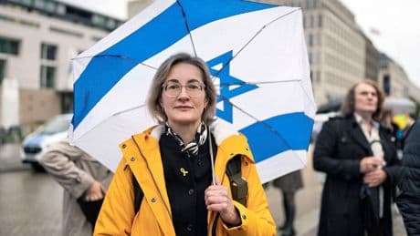 Nahost-Konflikt: Politikerin bei Propalästina-Demo bedrängt und verletzt