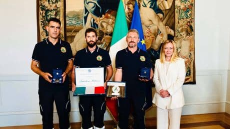 "Siete l'Italia più bella". L'omaggio di Meloni ai volontari che hanno trovato il piccolo Allen