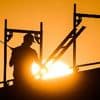 Hoffnung und Sorge um Baubranche: Bremsen die Infrastruktur-Milliarden den Wohnungsbau aus?