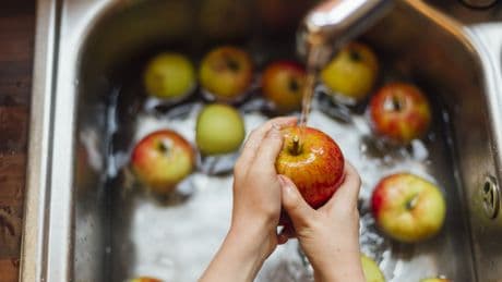 Obst vor dem Essen waschen: Experte verrät, welchen Fehler viele machen