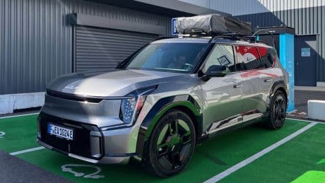 E-Autos als Zugfahrzeuge: Zwei Stromer ziehen sogar mehrere Pferde