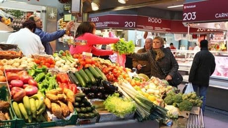 Cada vasco gasta 2.067 euros al año para llenar la nevera y continúa al frente del ranking en España