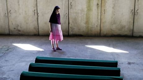 30 Jahre Srebrenica: Wie Angehörige der Opfer um die Erinnerung an den Völkermord kämpfen