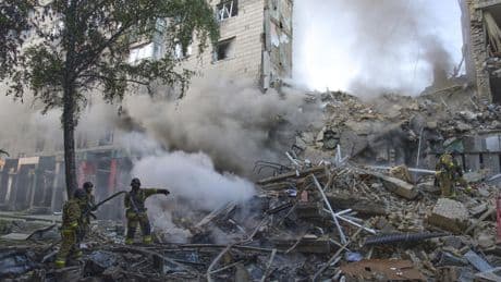 Ukraine: au moins 14 morts à Kiev dans des frappes russes
