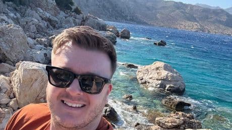 I save £100s on every holiday using easy phone tricks to slash the cost of food, booze and activities