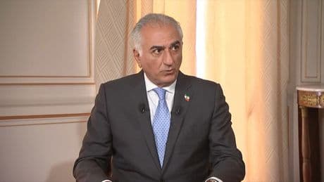 "La vraie menace, c'est le régime" des mollahs: le fils du dernier shah d'Iran appelle la population à "se soulever"