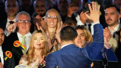 Polarisation politique en Roumanie: la déception des partisans de George Simion